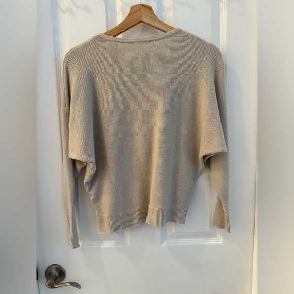 Tahari Women’s Sweater Beige Dolman 3/4 Sleeve Soft Waffle Knit - Picture 3 of 4